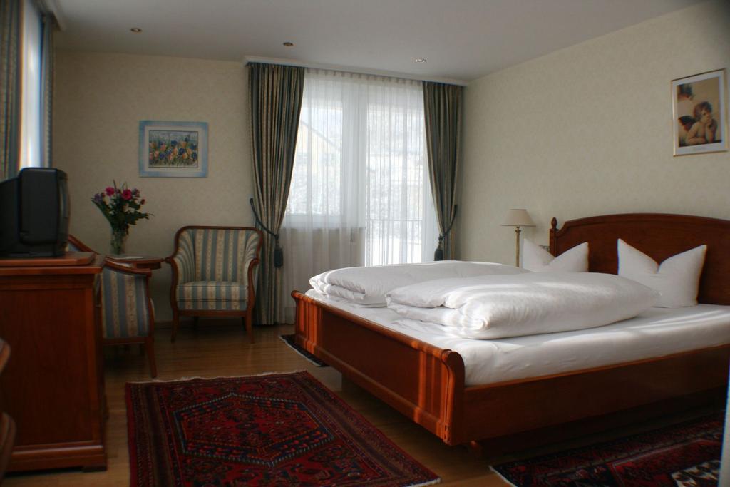 Schlosshotel Post Edelfreisitz Sprengenstein Имст Номер фото